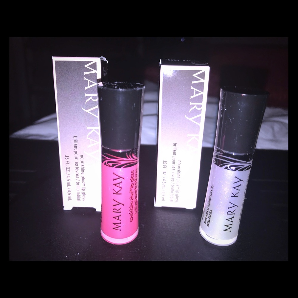 NEW!! Mary Kay Nourishing Plus Lip Gloss!!!